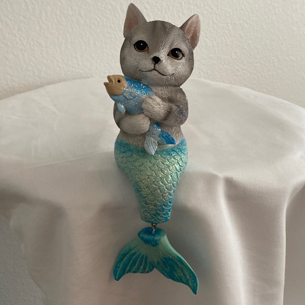 Brand New: Novelty Shelf Sitting Mermaid Cat